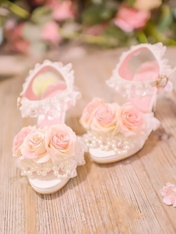 รองเท้าแฟชั่นสไตล์ญี่ปุ่นแต่งผ้าลูกไม้ ประดับไข่มุกและดอกไม้ สูง 7 ซม. แบรนด์แท้ Candy Rain