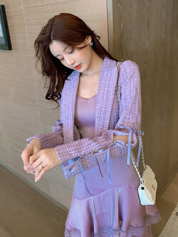 Palglg : พรีออเดอร์ เสื้อเบลเซอร์ครอปสั้นสีม่วงผ้าทวีต ช่วงแขนผ่าแต่งริบบิ้นหวานๆ แบรนด์แท้