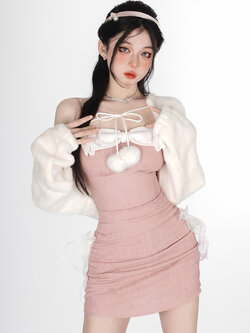 Shaoyeyan : พรีออเดอร์ ชุดเซ็ท (ราคาแยกชิ้น) เดรสสั้นสายเดี่ยวแต่งโบว์ใหญ่ และ เสื้อคลุมแขนยาวขนนุ่มแต่งปอมปอม แบรนด์แท้