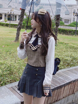 Summer Joy : พรีออเดอร์ เสื้อเชิ้ตแฟชั่นแขนยาวสีขาวตัดสีน้ำตาล + เนคไทดำน้ำตาล และ กระโปรงจีบสีเทาแต่งกระดุม (ราคาแยกชิ้น) แบรนด์แท้