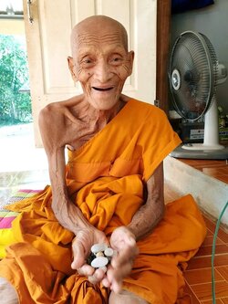 หลวงปู่ญาท่านเสาร์ ธมฺมวโร เทพเจ้าลุ่มน้ำโขง อริยะสงฆ์สี่แผ่นดิน