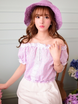 เสื้อเปิดไหล่ลายสก๊อตสีม่วงแต่งลูกไม้แบบน่ารักเอวจั๊ม แบรนด์จาก Princess House