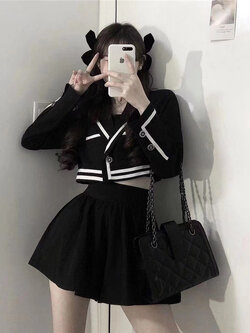 พรีออเดอร์ : ชุดเซ็ตแฟชั่นราคาแยกชิ้น เสื้อสูทแขนยาวครอปสั้น และ กางเกงกระโปรงสีดำน่ารักๆ