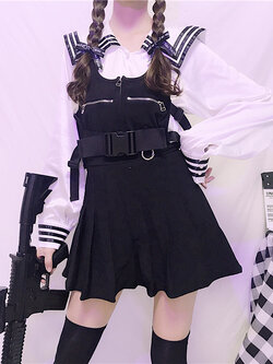 พรีออเดอร์ : ชุดแฟชั่นสไตล์ญี่ปุ่นแบบนักเรียนทหารอนิเมะ (ราคาแยกชิ้น) เสื้อเชิ้ตแต่งปกกะลาสีแขนยาว และ กระโปรงเอี๊ยมสีดำมีสายเข็มขัด *สินค้าไม่มีกระเป๋า