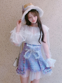 Summer Joy : กระโปรงสีม่วงแฟชั่นแต่งระบายสีขาวตามแบบ