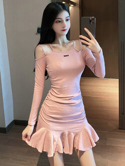 พรีออเดอร์ : เดรสสั้นแขนยาวเปิดไหล่น่ารักๆ ผ้ายืด มีให้เลือก 2สี