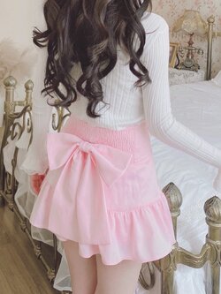 Summer Joy : พรีออเดอร์ กระโปรงแฟชั่นหวานๆ น่ารักๆ ประดับโบว์ใหญ่ มีให้เลือก 2สี แบรนด์แท้