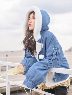 SNBL Girl : พรีออเดอร์แจ็คเก็ตยีนส์กันหนาวบุขน มีฮูท แต่งสายปอมๆ แบรนด์แท้