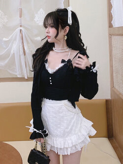 Summer Joy : พรีออเดอร์ เสื้อคลุมแต่งลูกไม้สีดำน่ารักๆ แต่งริบบิ้นขาวที่แขน แบรนด์แท้