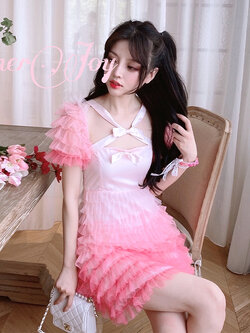 Summer Joy : พรีออเดอร์ เดรสแฟชั่นสีชมพูไล่ระดับแต่งระบายน่ารักๆ ตามแบบ แบรนด์แท้