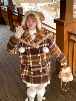 SanKouSan : พรีออเดอร์ โค้ทแฟชั่นสไตล์หวานน่ารักสีน้ำตาลลายตาราง (สินค้าไม่รวมหมวก)