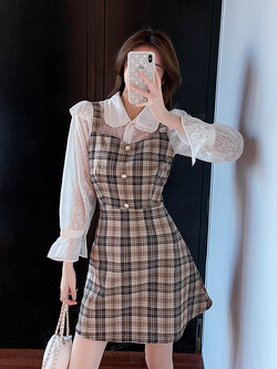 พรีออเดอร์ : ชุดเซ็ตแฟชั่นสองชิ้น เสื้อแขนยาวสีขาว + เดรสสายเดี่ยวลายสก็อตเข้าชุด