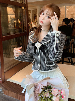 Girly Fancy Club : พรีออเดอร์ เสื้อสูทแฟชั่นสไตล์เกาหลี แบบสั้น ลาย Houndstooth (เข็มกลัดดอกดอกคามิเลียแยกจำหน่าย) แบรนด์แท้