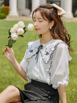 SNBL Girl : เสื้อเชิ้ตแฟชั่นสีขาวปักลายกุหลาบน่ารักๆ สไตล์ญี่ปุ่น แบรนด์แท้