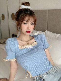 พรีออเดอร์ : เสื้อแฟชั่นสไตล์เกาหลีแบบหวาน ครอปสั้นน่ารักๆ มีให้เลือก 2สี ฟ้าและดำ