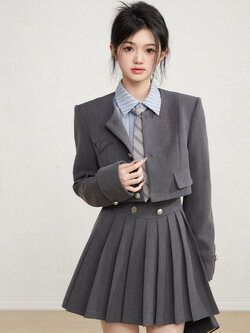 Acaine : พรีออเดอร์ ชุดสูทเซ็ทแฟชั่นสีเทา กระโปรงแบบมีสายเอี๊ยม (ราคาแยกชิ้น) และเสื้อเชิ้ตลายทางสีฟ้าอ่อน+เนคไท แบรนด์แท้