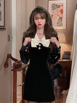 Acaine : พรีออเดอร์ เดรสสีดำกำมะหยี่แขนยาว ผ้ามันเงาแบบสวย แบรนด์แท้