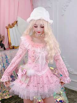 Summer Joy : พรีออเดอร์ เดรสแฟชั่นสีชมพูลูกไม้แต่งขนเฟอร์ชมพูหวานๆ น่ารักๆ แบรนด์แท้