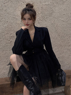 พรีออเดอร์ : เดรสแฟชั่นสีดำแขนยาวแต่งปกคอ V ตัดต่อกระโปรงผ้ามุ้ง