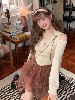 Acaine : พรีออเดอร์ เสื้อแฟชั่นแขนยาวเปิดไหล่ มีฮู๊ด แบรนด์แท้