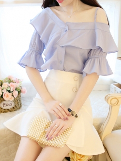 พรีออเดอร์ : เสื้อชีฟองแฟชั่นสไตล์หวานแขนสั้น เปิดไหล่ข้างนึงตามแบบ
