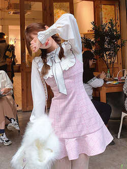 Girly Fancy Club : พรีออเดอร์ เดรสเอี๊ยม แขนกุดสีชมพูหวานลายสก็อต แบรนด์แท้