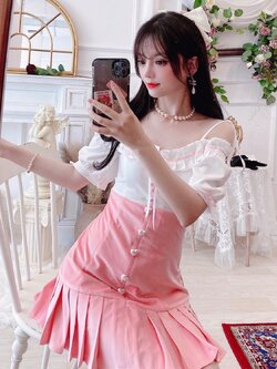 Summer Joy : พรีออเดอร์ เดรสสั้นน่ารักๆ เปิดไหล่ มีสายผูกไหล่ แต่งกระดุมลายหัวใจด้านหน้า แบรนด์แท้