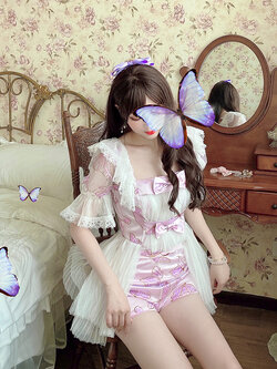 Summer Joy : พรีออเดอร์ ชุดเซ็ทแฟชั่นสไตล์น่ารักๆ เสื้อแต่งชาย + กางเกงขาสั้นปักลายประดับเลื่อมเข้าชุด แบรนด์แท้