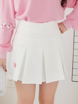 พรีออเดอร์ : กระโปรงแฟชั่นจีบรอบ กระโปรงเทนนิส รุ่นปักลายหัวใจด้านหน้าซ้ายขวา "รุ่นเนื้อผ้าหนาระดับกลาง" (มีให้เลือก 4 สี)