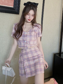 พรีออเดอร์ : ชุดเซ็ตแฟชั่นลายสก็อต สไตล์หวาน ด้านหลังผ่าลึกผูกโบว์ตามแบบ