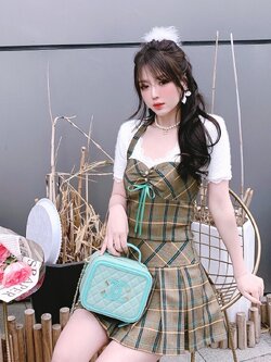 Summer Joy : พรีออเดอร์ เสื้อแฟชั่นแขนสั้นสีขาว ครอปสั้นแต่งลูกไม้น่ารักๆ (สินค้าไม่รวมเข็มกลัด) แบรนด์แท้