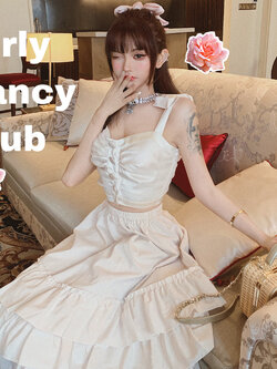 Girly Fancy Club : พรีออเดอร์ เสื้อแฟชั่นเซ็กซี่หวานๆ ครอปสั้น ผ้าซาตินสีเบจ แบรนด์แท้