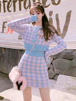 พรีออเดอร์ : ชุดเซ็ทไหมพรมแฟชั่นฤดูหนาวลายสก็อตน่ารักๆ เสื้อคลุมคาดิแกน + เสื้อครอปสายเดี่ยวไหมพรม + กระโปรงเข้าชุด