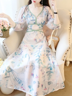 พรีออเดอร์ : เดรสชีฟองยาวพิมพ์ลายสไตล์หวานวินเทจ แขนสามส่วน คอวีผ่าลึก