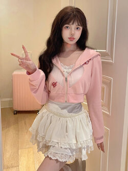 Bobon21 : พรีออเดอร์ เสื้อแจ็คเก็ตแต่งลายหัวใจแขนยาว แบรนด์แท้