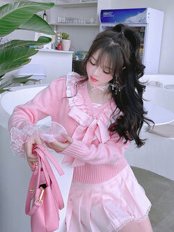 Summer Joy : พรีออเดอร์ สเวตเตอร์สีชมพูประดับโบว์น่ารักๆ แบรนด์แท้