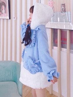 Summer Joy : พรีออเดอร์ เสื้อโค้ทแฟชั่นสไตล์โลลิต้าน่ารักๆ มีฮู๊ด แต่งขนเฟอร์ตามแบบ (สินค้าไม่รวมโบว์ชมพูค่ะ) แบรนด์แท้