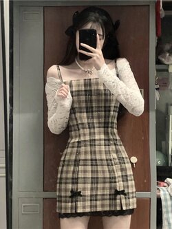 พรีออเดอร์ : ชุดเซ็ทแฟชั่นราคาแยกชิ้น เดรสสายเดี่ยวลายสก็อตน่ารักๆ และ เสื้อลูกไม้สีขาวคอกว้าง