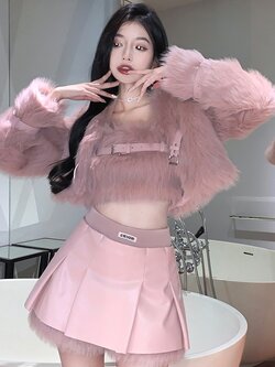 พรีออเดอร์ : ชุดเซ็ทแฟชั่น (ราคาแยกชิ้น) เสื้อเกาะอกขนนุ่มแต่งเข็มขัด / กระโปรงตามแบบ / เสื้อคลุม (งานเทียบ)