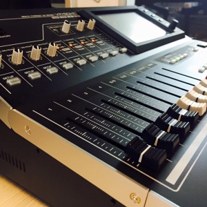 Roland VR-50HD Multi-Format AV Mixer